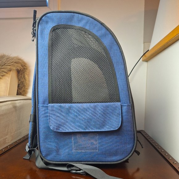 Lightweight Small Dog or Cat Backpack Carrier - Picture 4 of 10